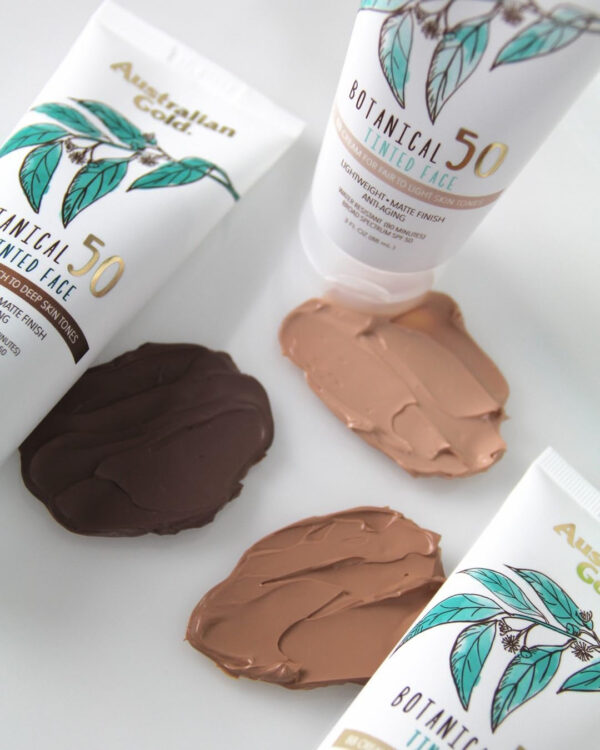 689312d991d04ff1e1e9d77534ffa0fec8087dedf9071dcae3662.jpg Australian Gold Botanical SPF 50 Tinted Mineral Sunscreen for Face, Non-Chemical BB Cream, Water-Resistant, Matte Finish, For Sensitive Facial Skin, Medium to Tan Skin Tones, 3 FL Oz