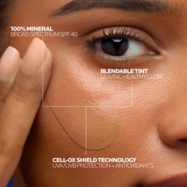 689313b78449c61b3508ffca997557285c22ec5f46ebe9f219074.jpg La Roche-Posay Anthelios Sunscreen SPF 50, Ultra-Light Fluid Broad Spectrum SPF 50, Face Sunscreen with Titanium Dioxide Mineral, Lightweight & Fast-Absorbing, Oil-Free, Matte Finish