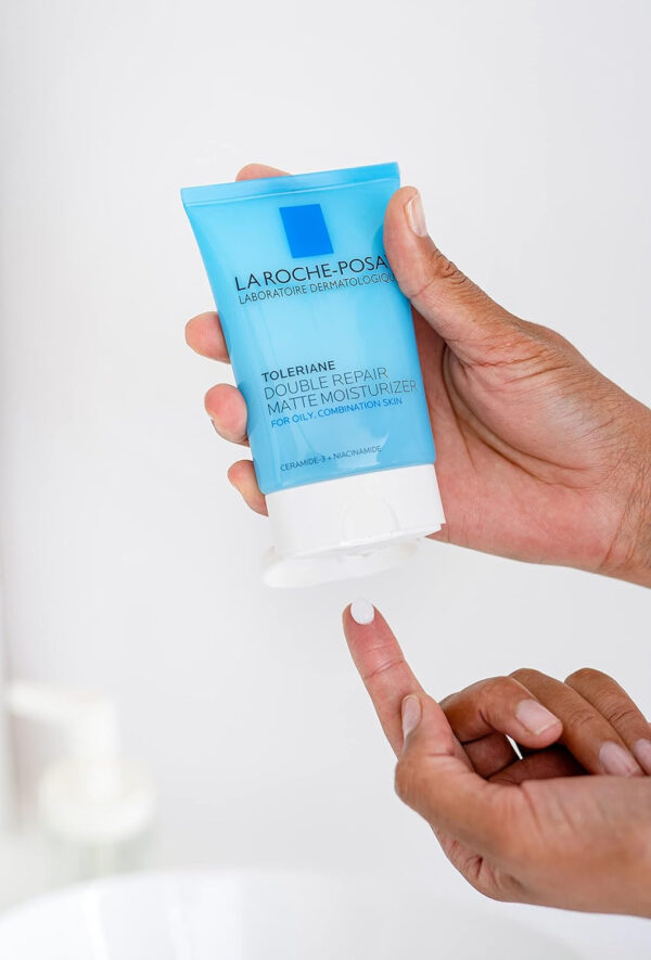 689313fd07354070485fd17adc0fdd7f485b05105b81e60f5e8c6.jpg La Roche-Posay Toleriane Double Repair Matte Face Moisturizer, Daily Moisturizer For Oily Skin With Ceramide And Niacinamide For All Skin Tones, Oil Free, Non-Comedogenic, Available with SPF 30