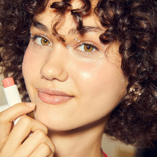 689328b98df632560d6ebf34dbb5e887c4e42bdcefef051b18261.jpg NIVEA Lip Care, Fruity Tinted Lip Balm Variety Pack, Cherry, Strawberry, Blackberry and Watermelon Flavors, 3-in-1 Moisture, Repair and Color, 0.17 Oz Stick, Pack of 4