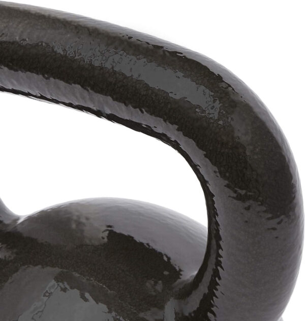 6893510361bbc0831d41f5bd97e3f9b5f4254296d67cf77534fd6.jpg Amazon Basics Cast Iron Kettlebell